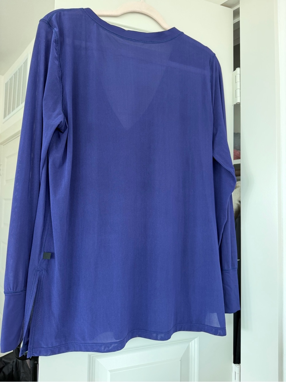 Lululemon Performance Shirt - Large - Picture 3 of 8